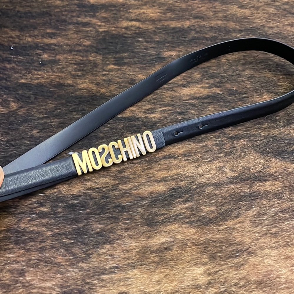 Thin moschino belt size 40